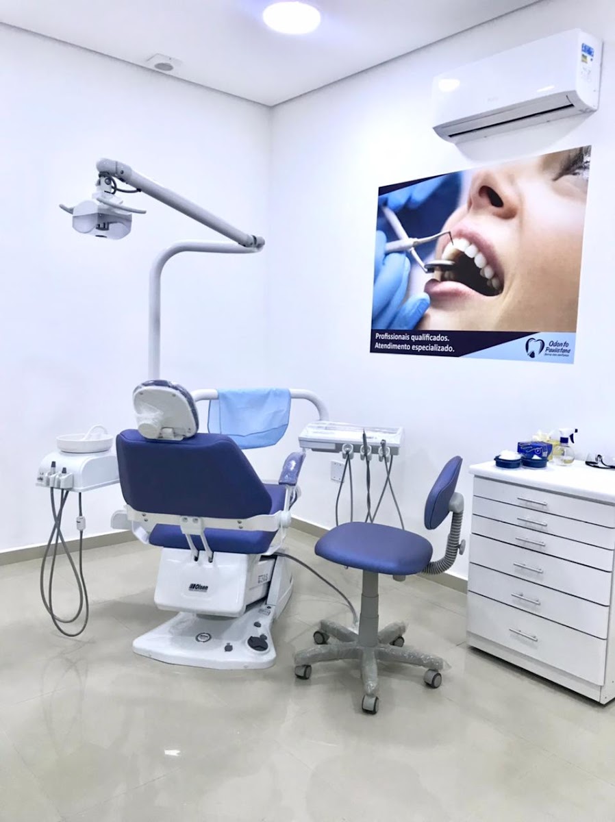 Consultório odontológico claro e organizado da Odonto Paulistana